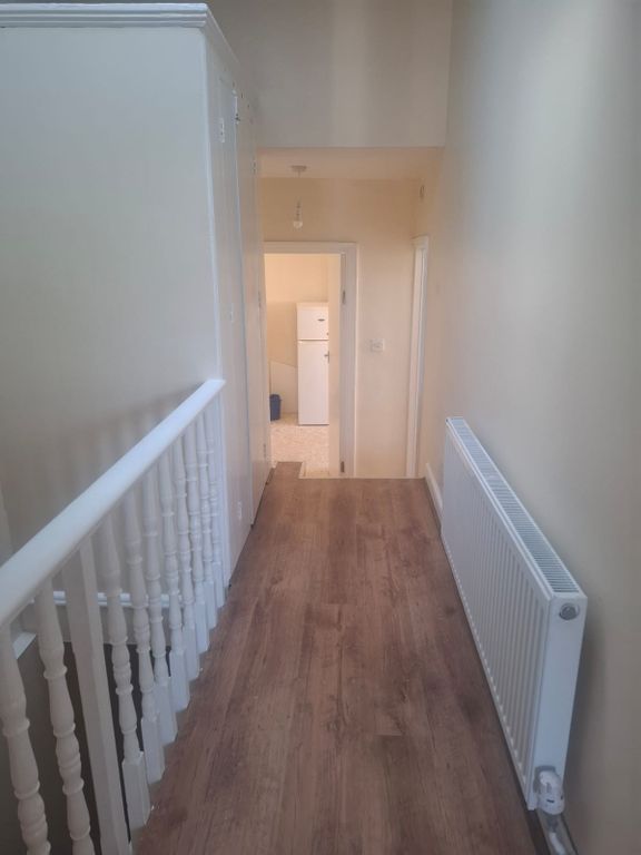 Property photo 3 of 11 Top Landing