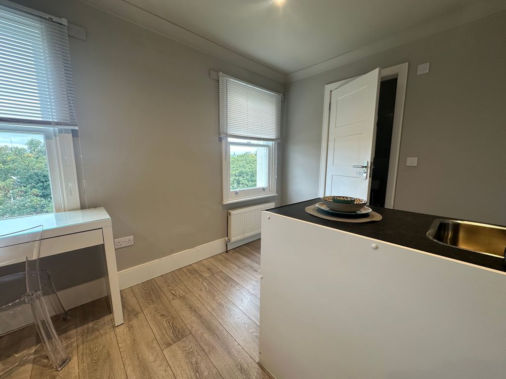 Property photo 3 of 5 Img_2555.Jpeg