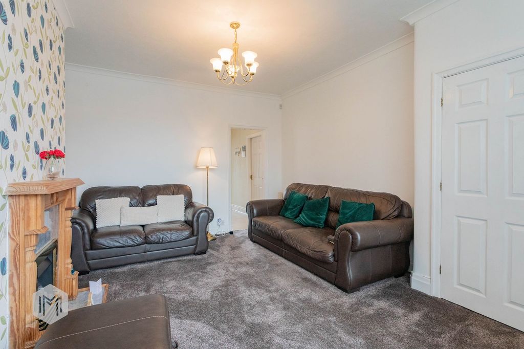 Property photo 2 of 26