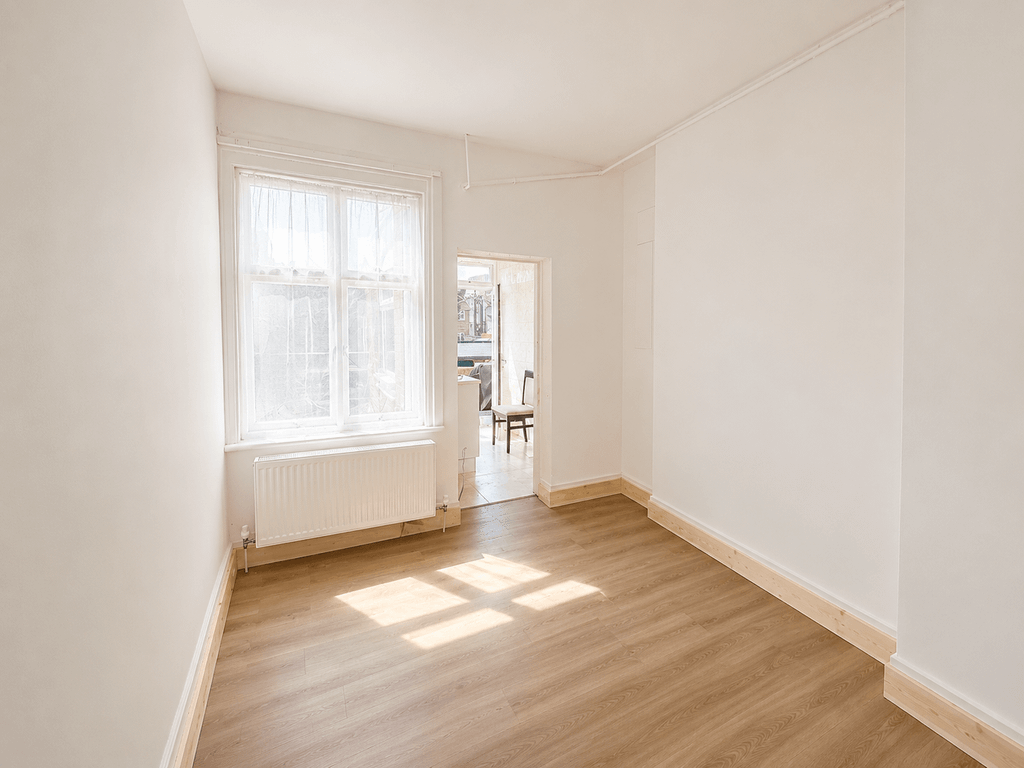 Property photo 3 of 7 Gallery