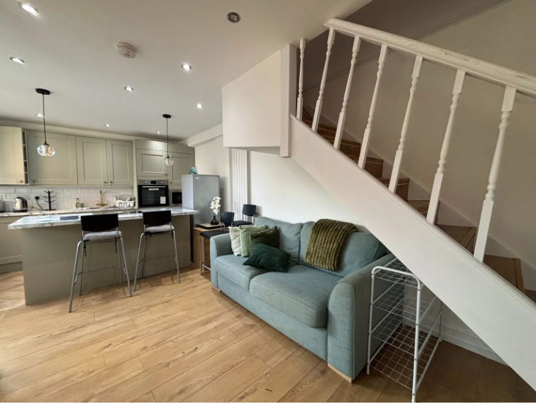 Property photo 3 of 10