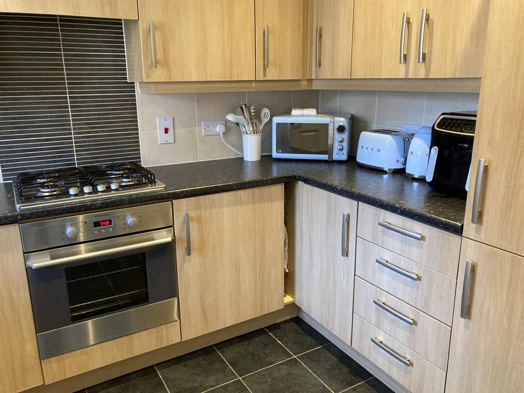 Property photo 2 of 17 Kitchen 1.Jpg