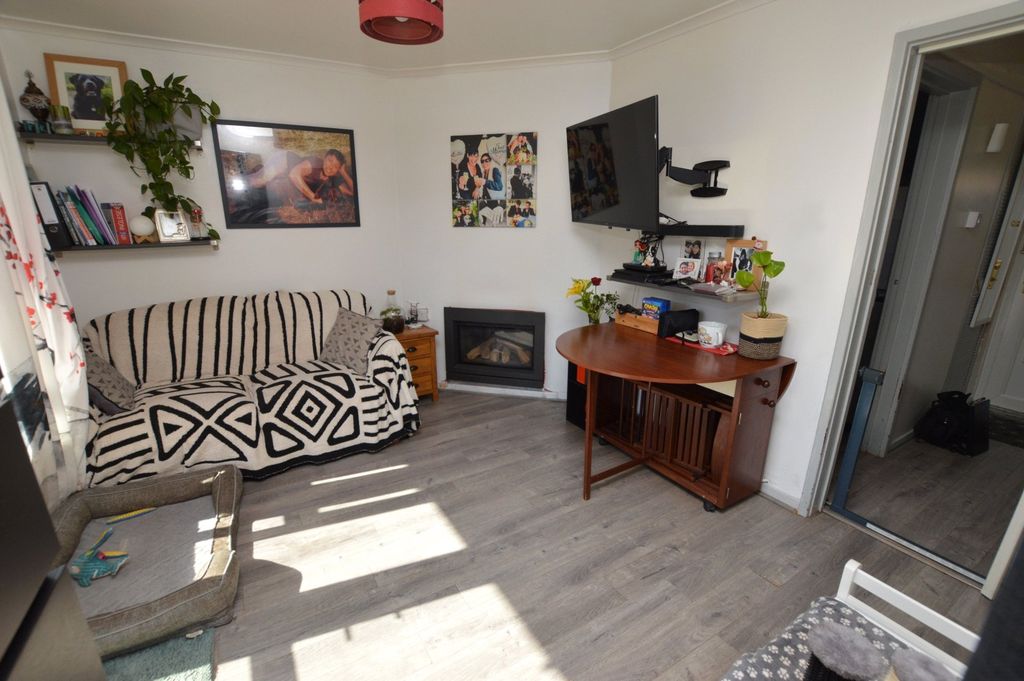 Property photo 2 of 9 Living Area