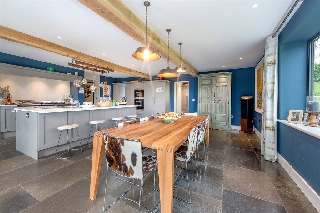 Property photo 2 of 36 Picture No. 05