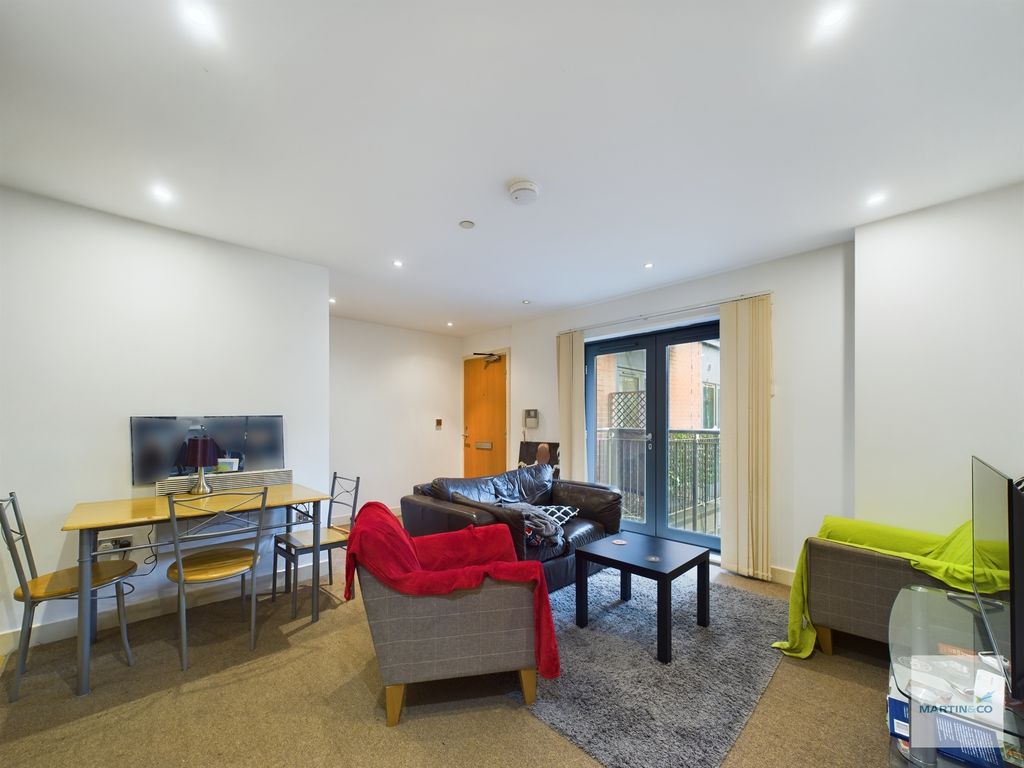 Property photo 2 of 12 Cam03394G0-Pr0058-Still002