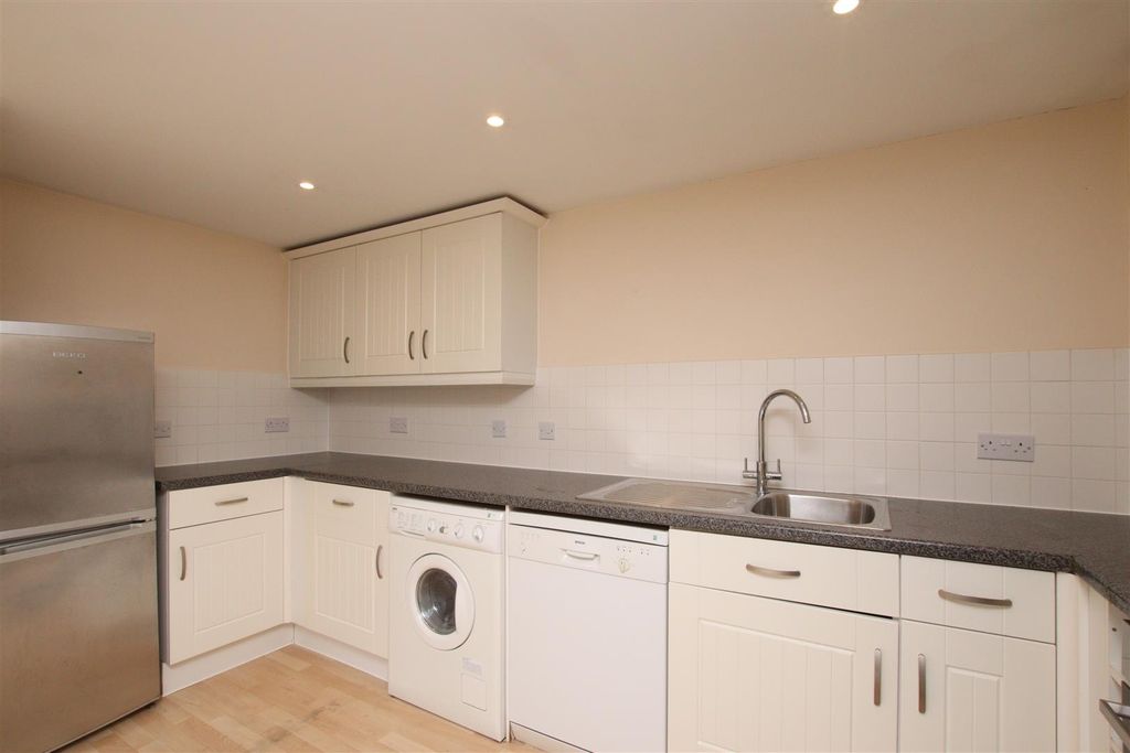 Property photo 2 of 9 Kitchen.Jpg