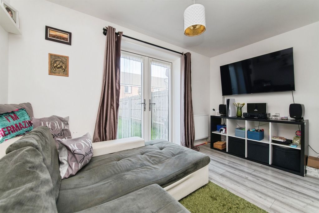 Property photo 3 of 13