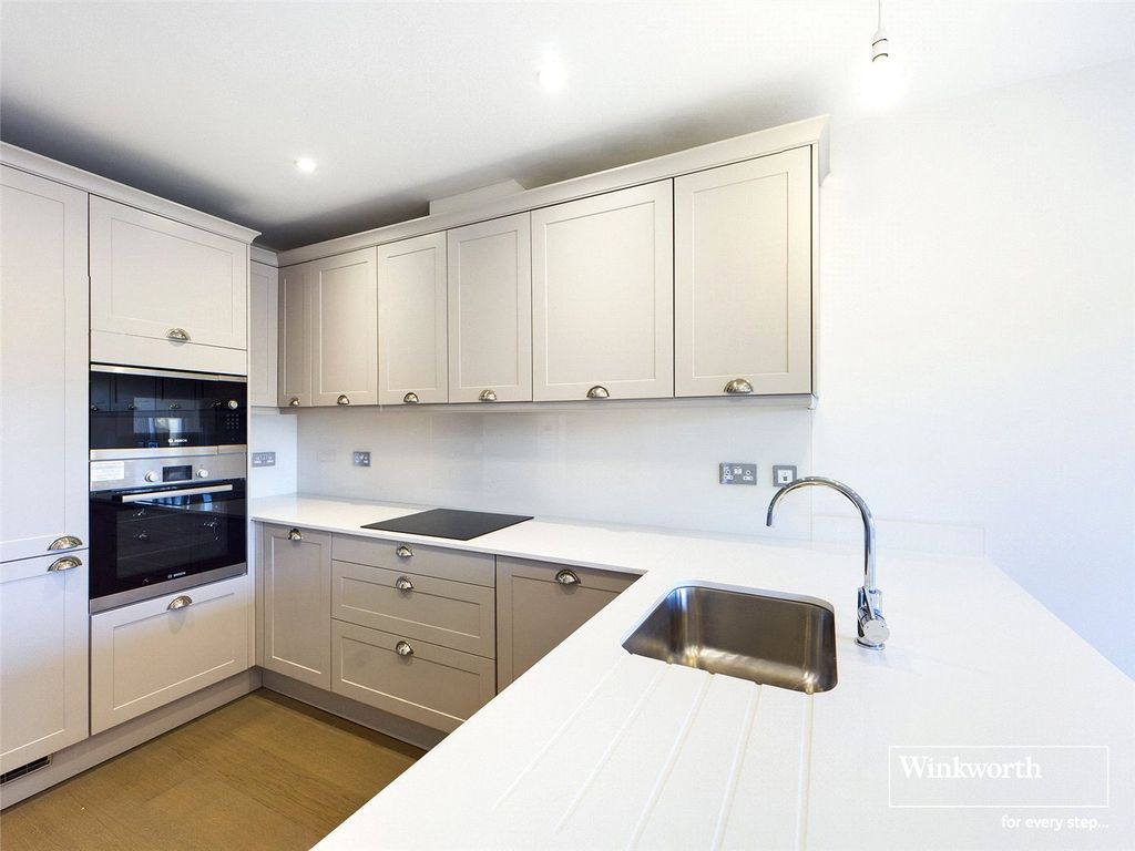 Property photo 2 of 16 Picture No. 27