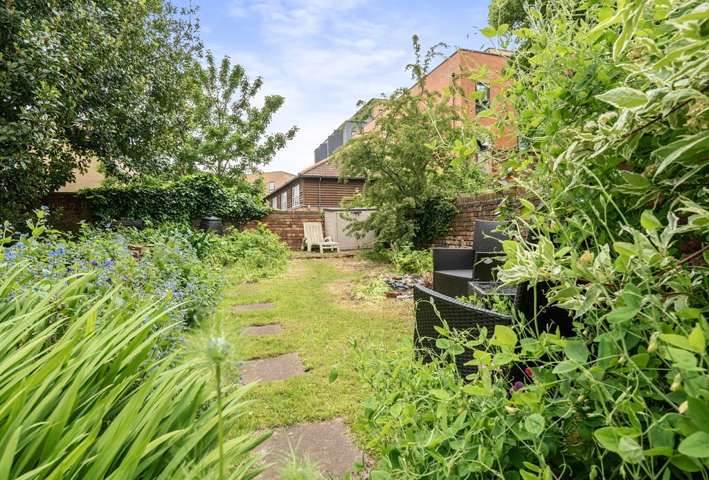 Property photo 2 of 23 1456895-16-6A0320...