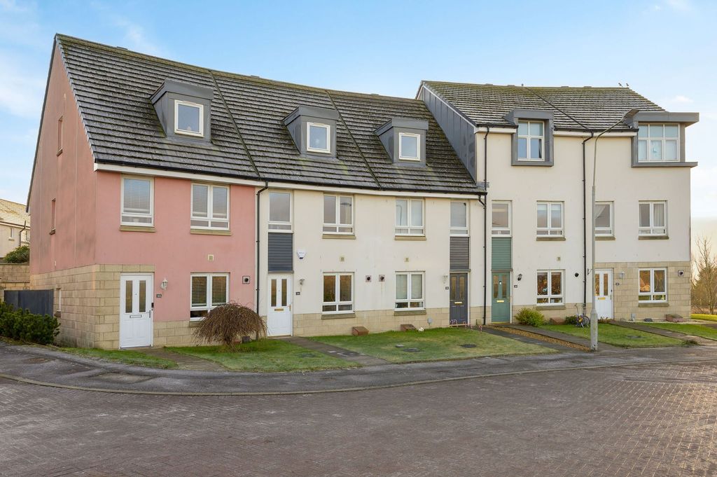 Property photo 1 of 28