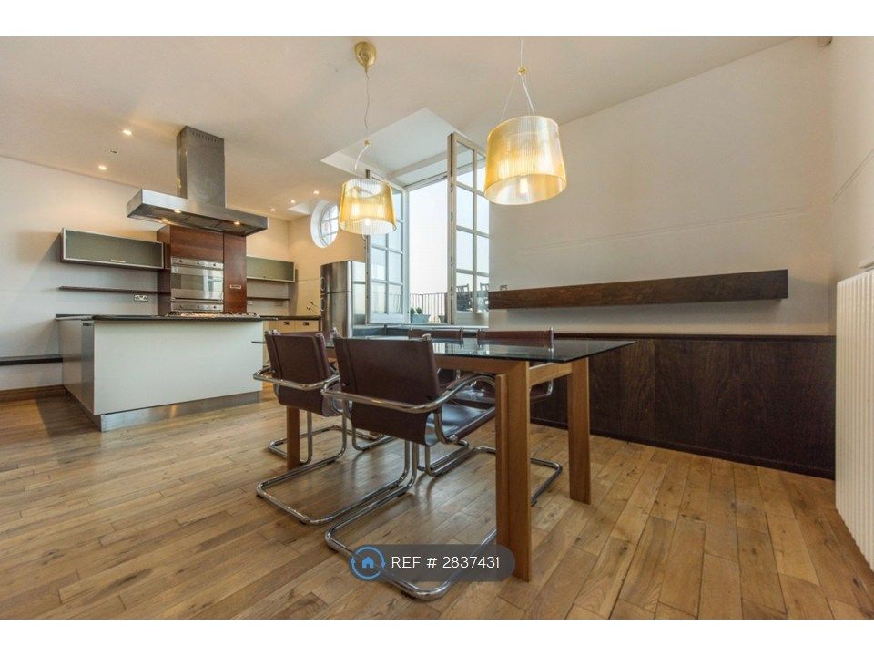 Property photo 1 of 11 Open Plan Living Room