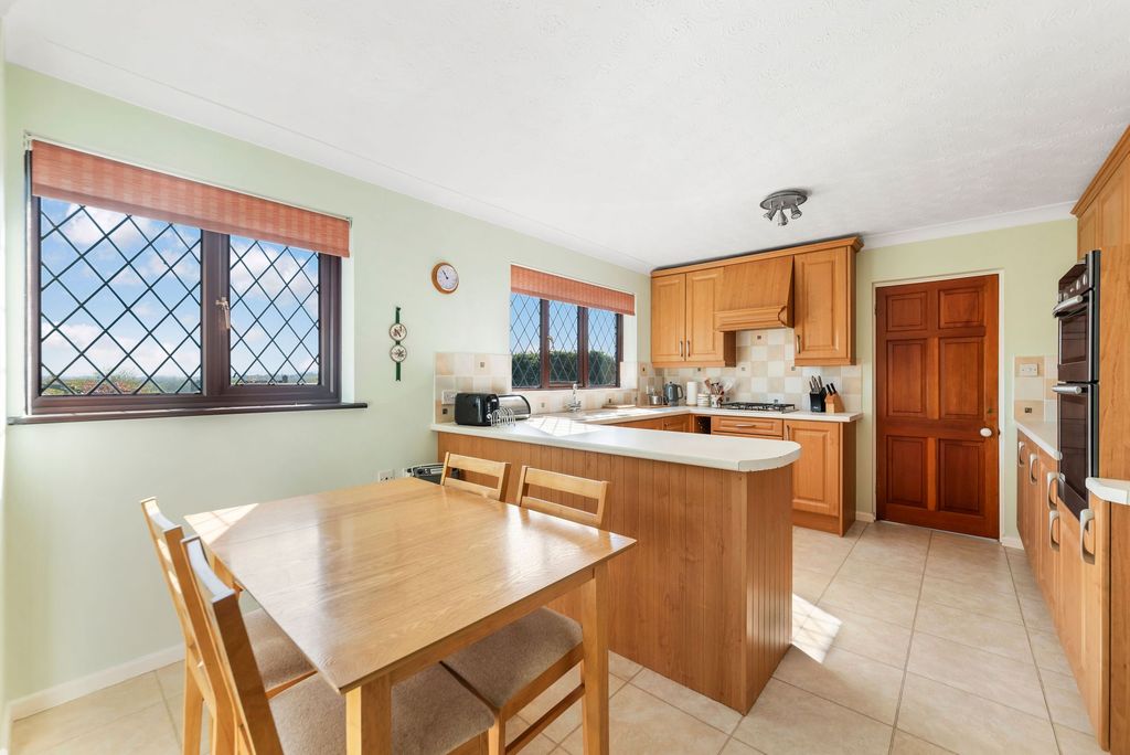 Property photo 2 of 19