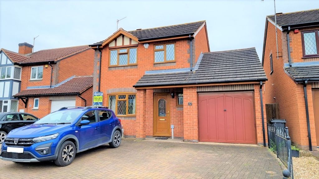 Property photo 1 of 7 Spacious Three-Bedroom Detached Home In St Peters, Worcester