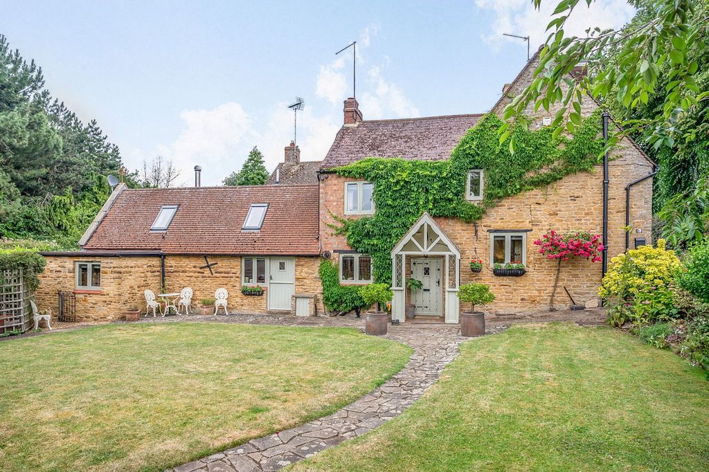 Property photo 2 of 28