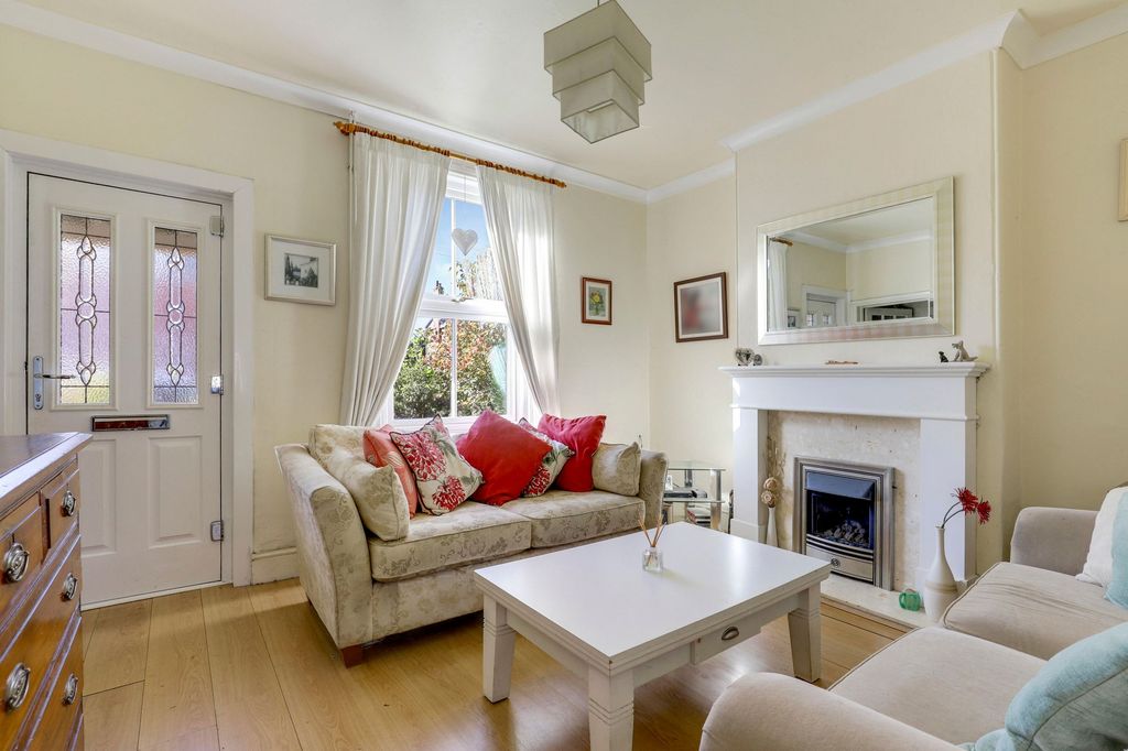 Property photo 2 of 12