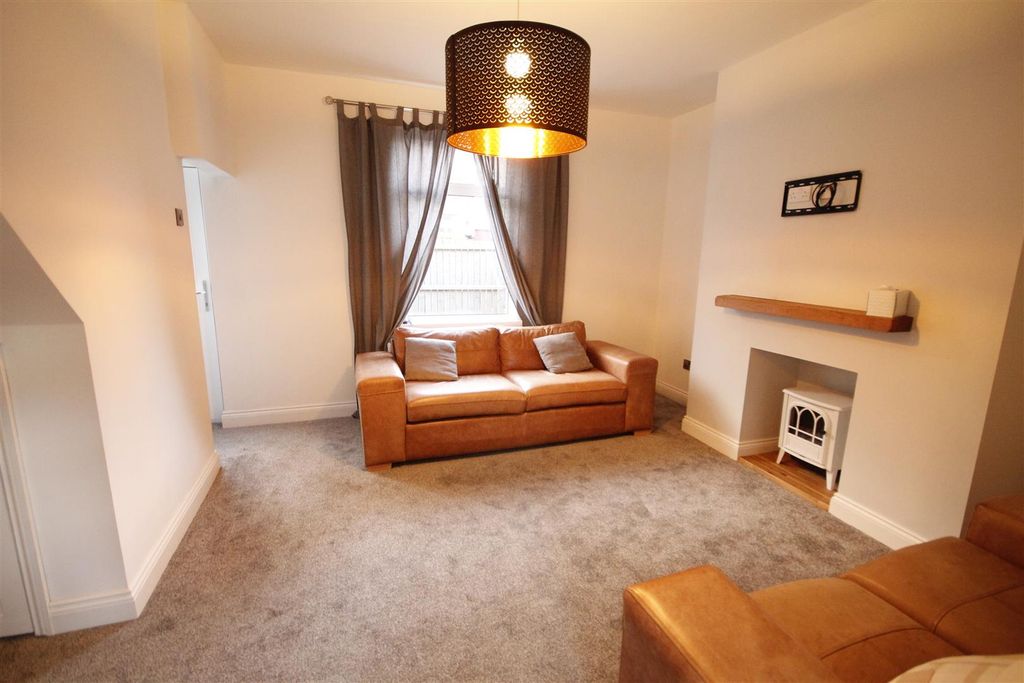 Property photo 2 of 9 Living Room