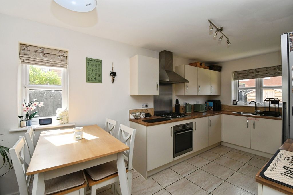 Property photo 3 of 13 Photo