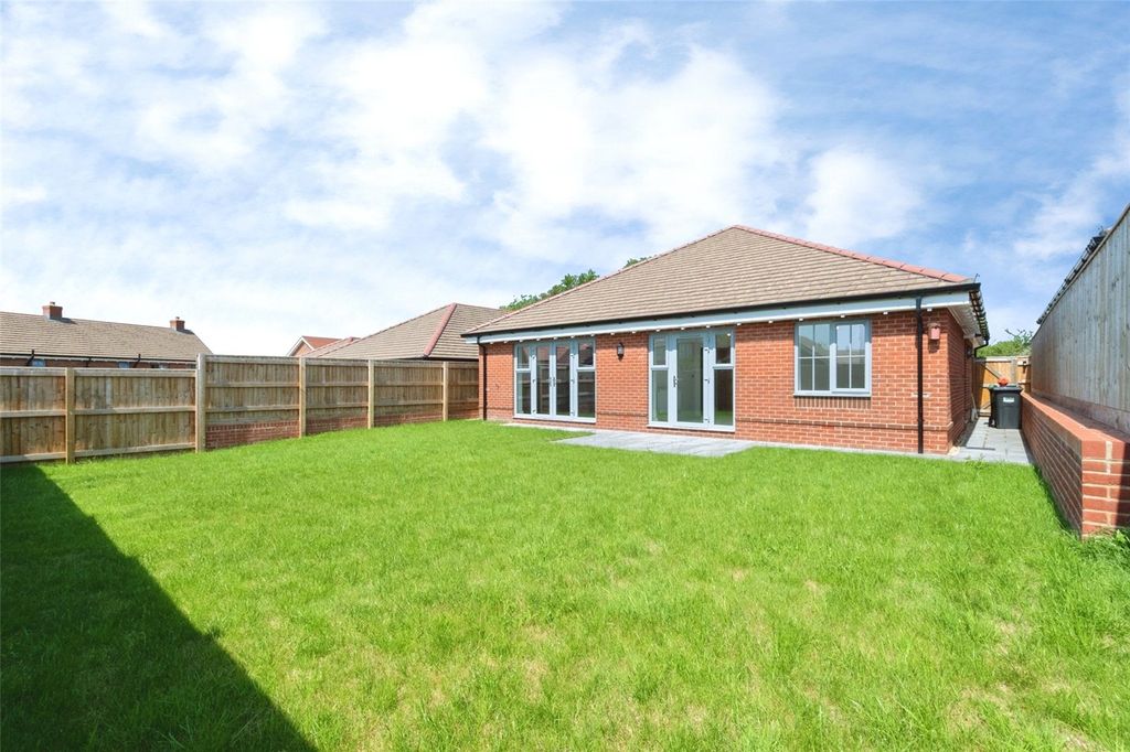 Property photo 2 of 15 Picture No. 13
