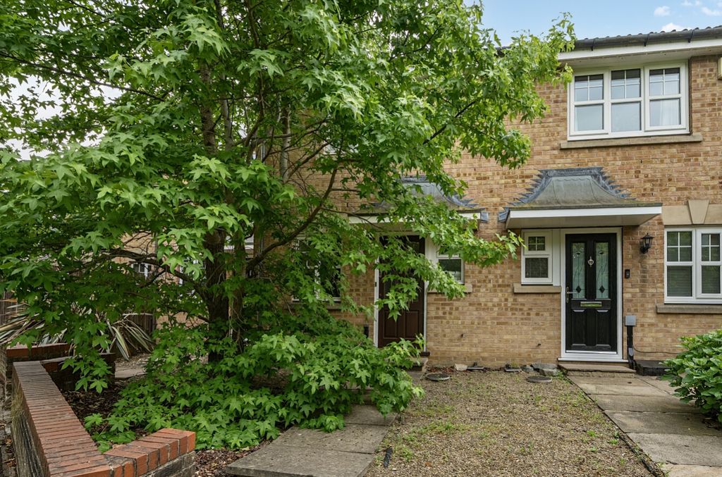 Property photo 1 of 15 Ewemove Harrogate House Front