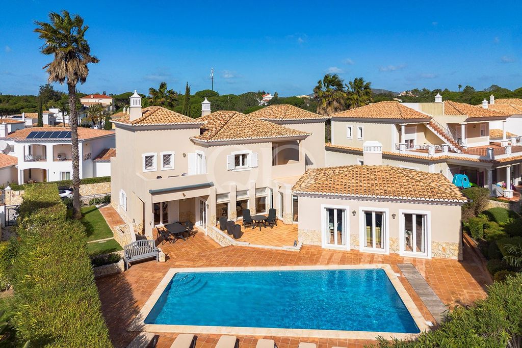 Property photo 1 of 33 Elegant Family Villa Close To Quinta Do Lago And Vale Do Lob