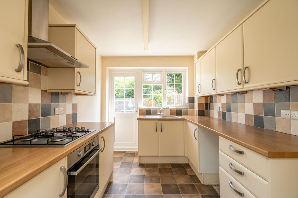 Property photo 3 of 16 Kitchen.Jpg