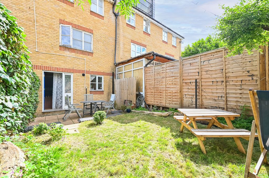 Property photo 3 of 19