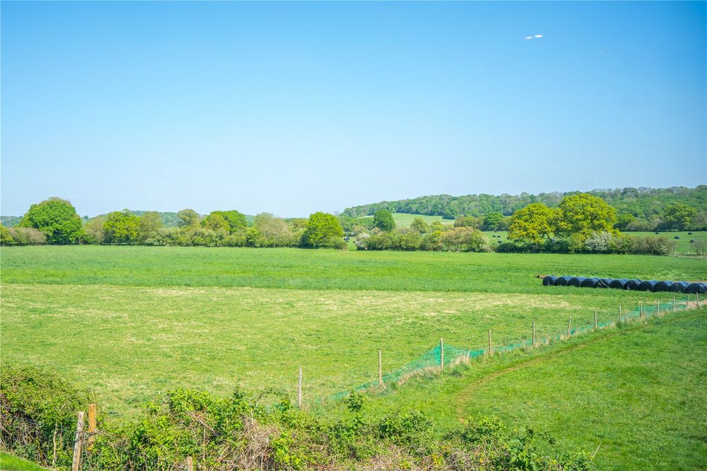 Property photo 2 of 14 Picture No. 02