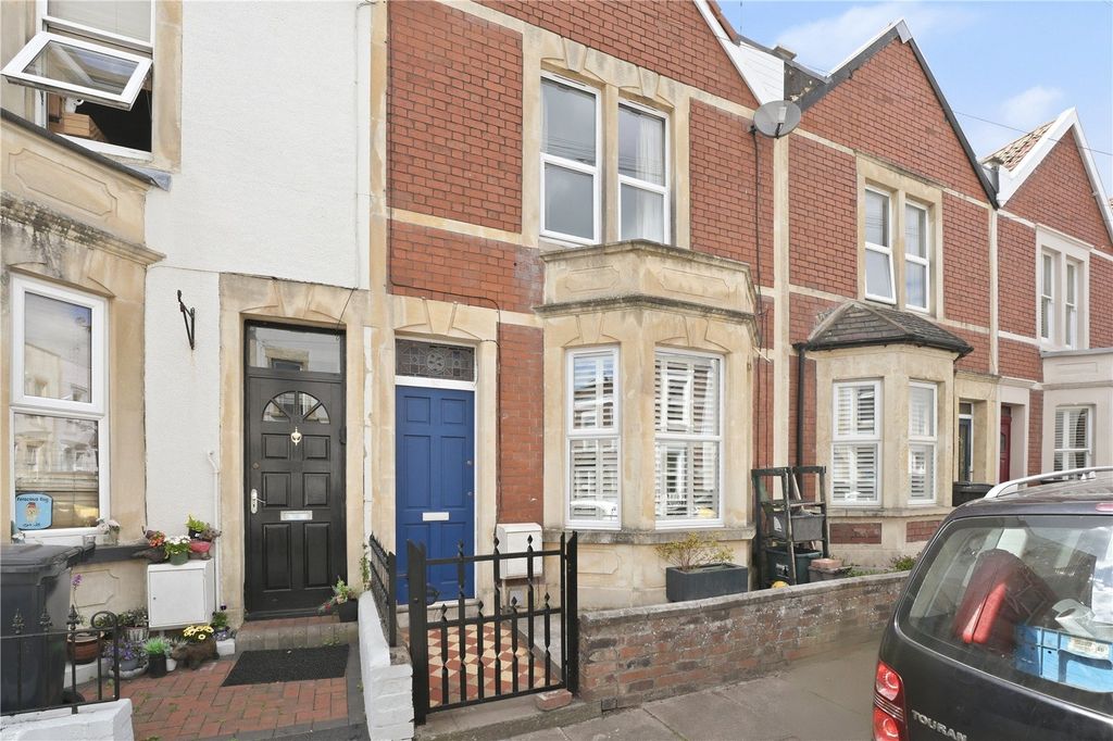 Property photo 1 of 19 Picture No. 04