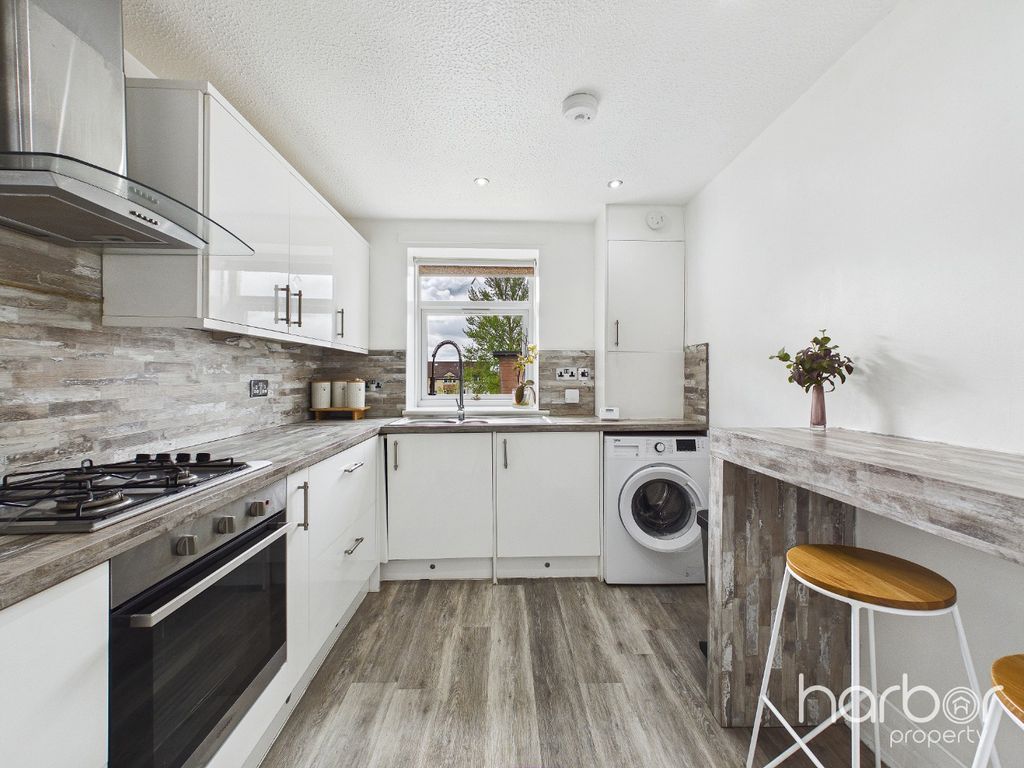 Property photo 3 of 20 5102657