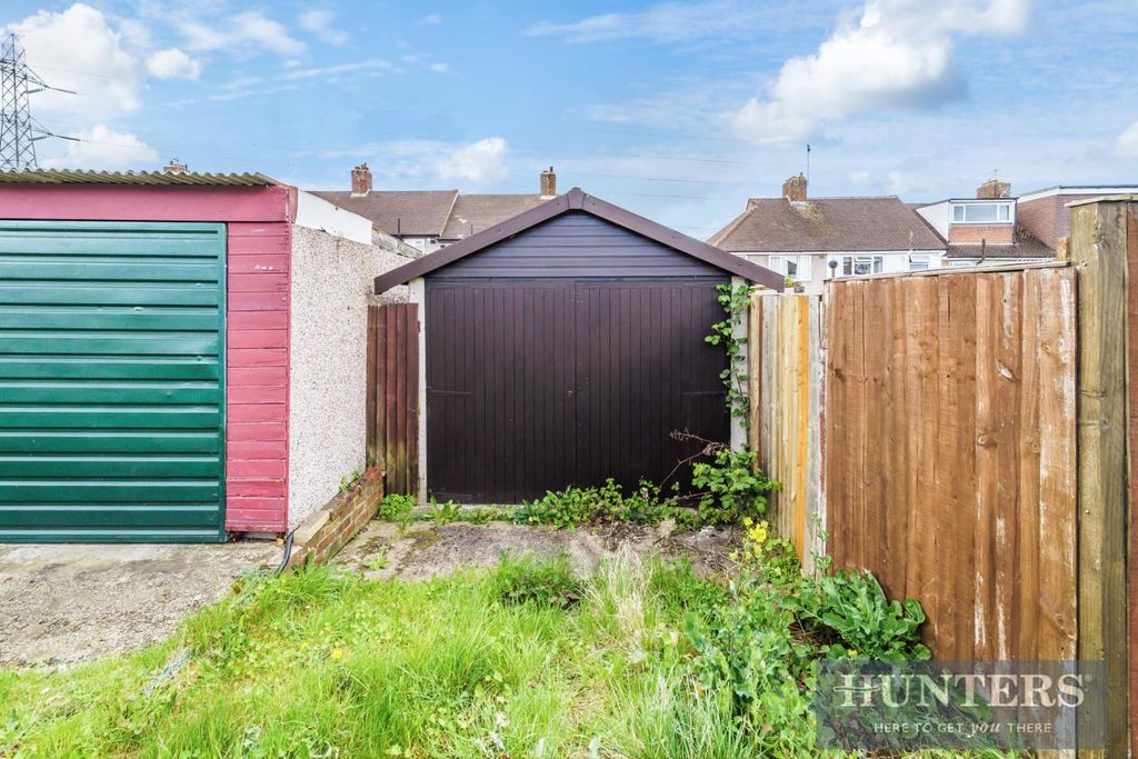 Property photo 3 of 12 Lynmouth Avenue (11).Jpg