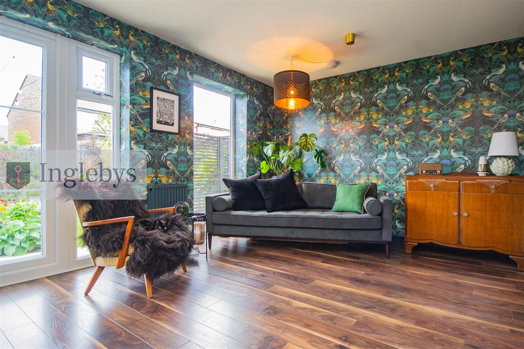Property photo 3 of 45