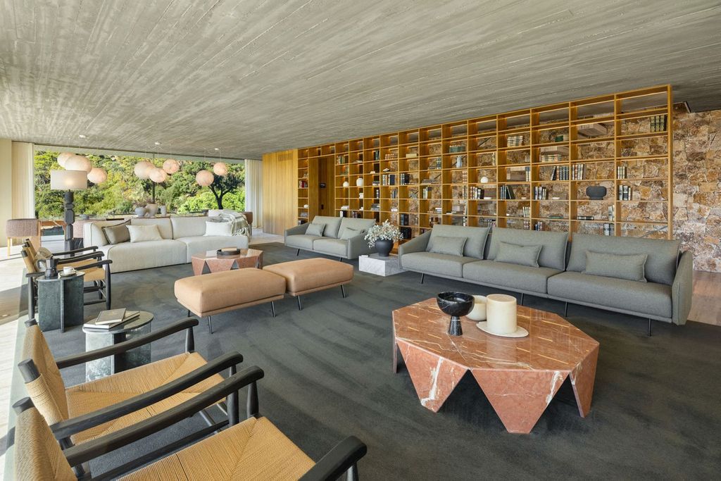 Property photo 3 of 50