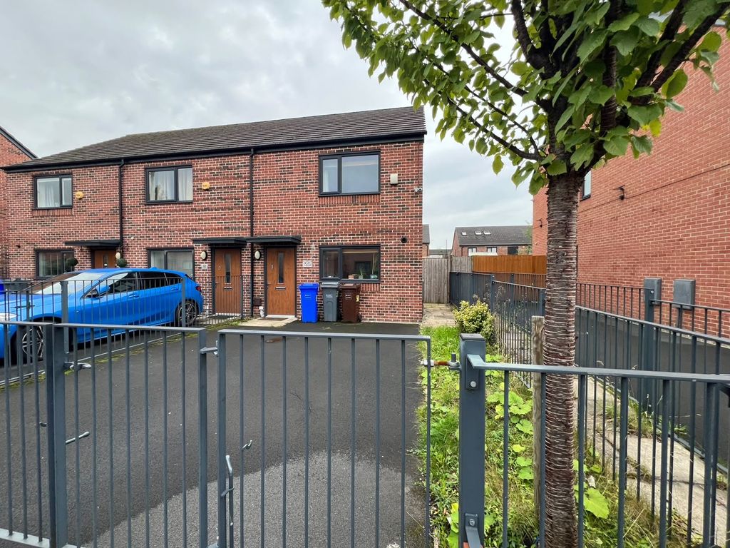 Property photo 1 of 11 External