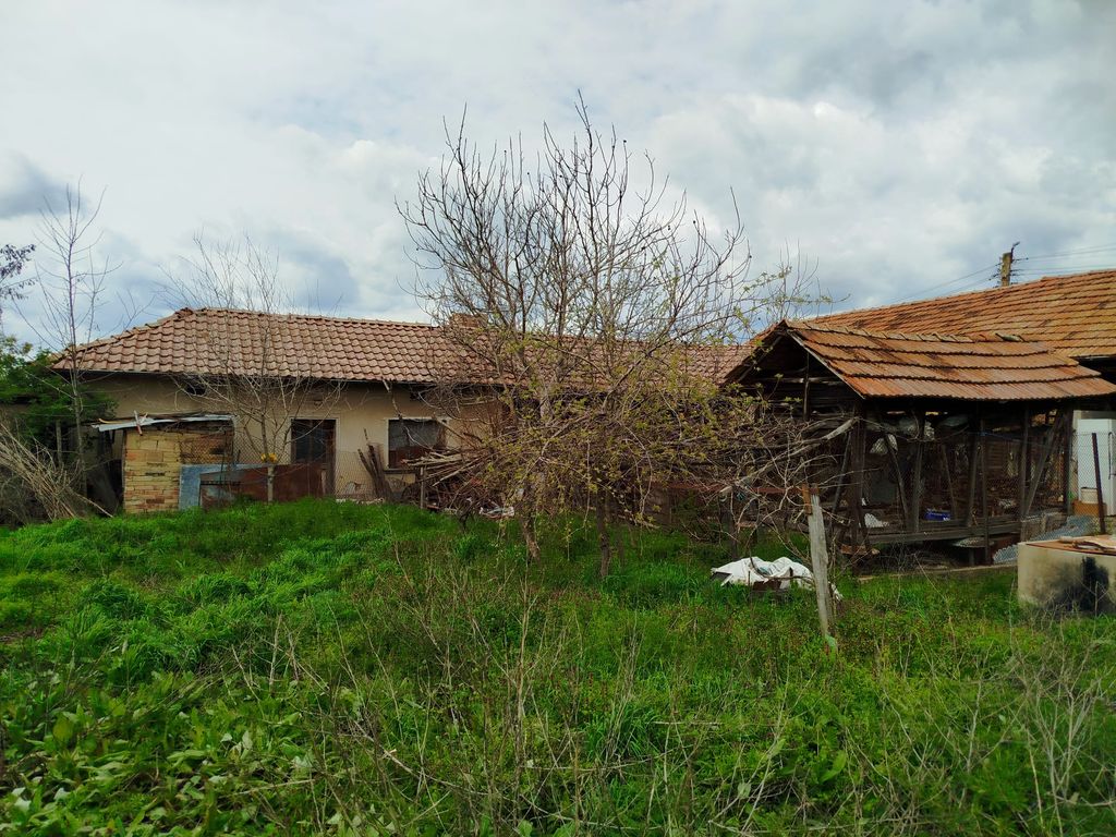 Property photo 1 of 6