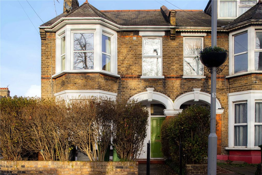 Property photo 2 of 32 External