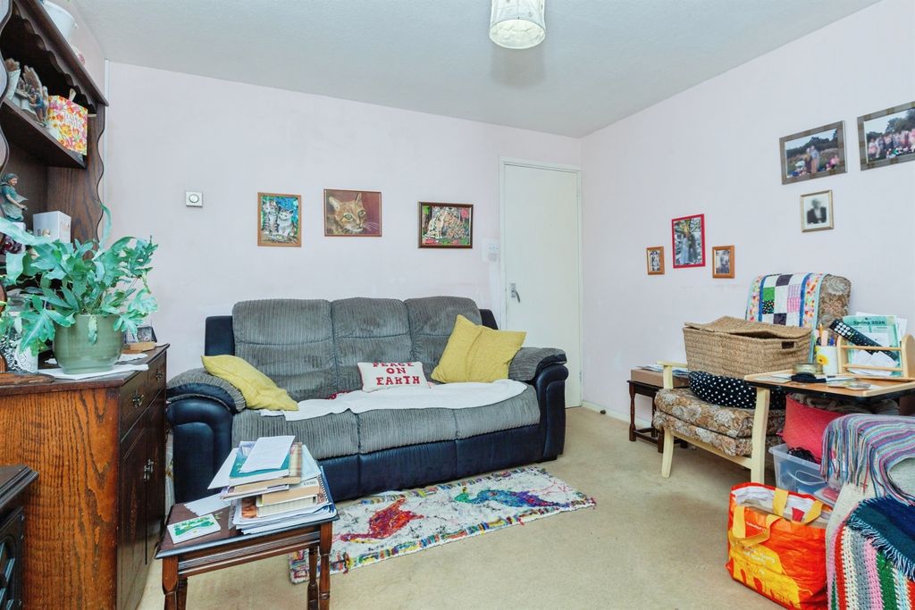 Property photo 2 of 18