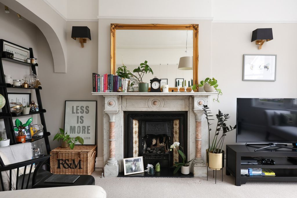 Property photo 3 of 14 Living Room