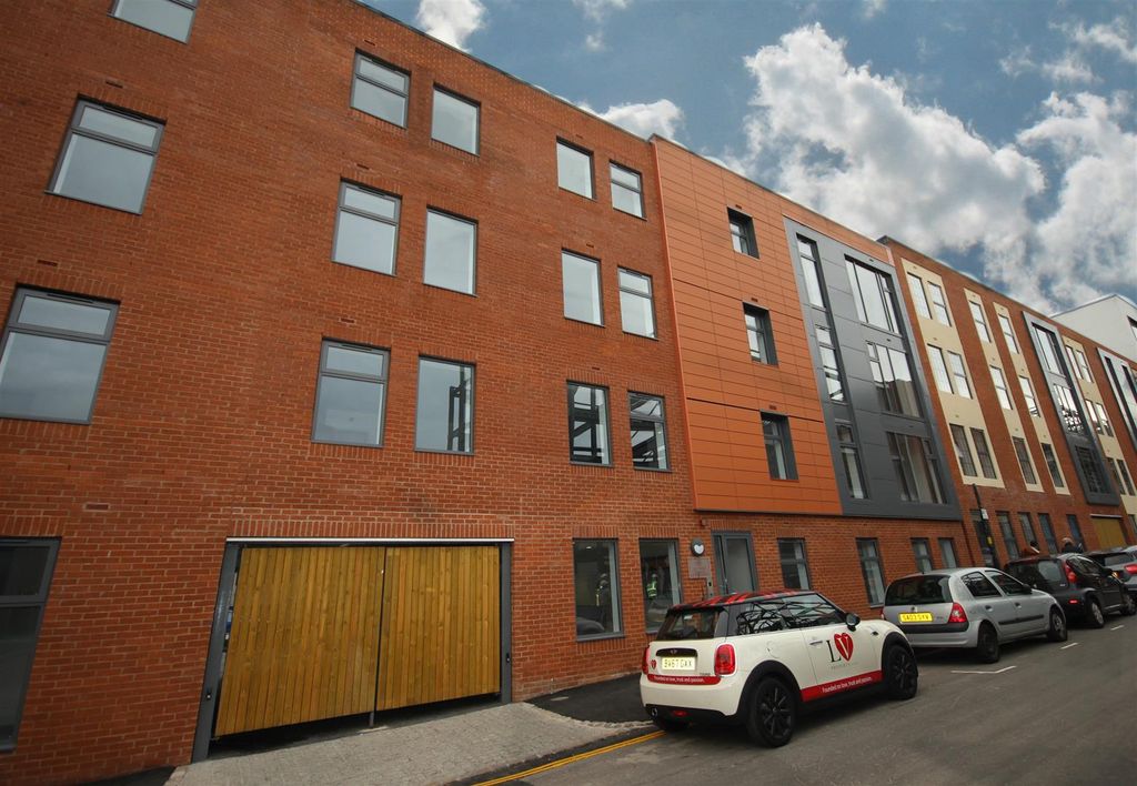 Property photo 1 of 8 Property Photo