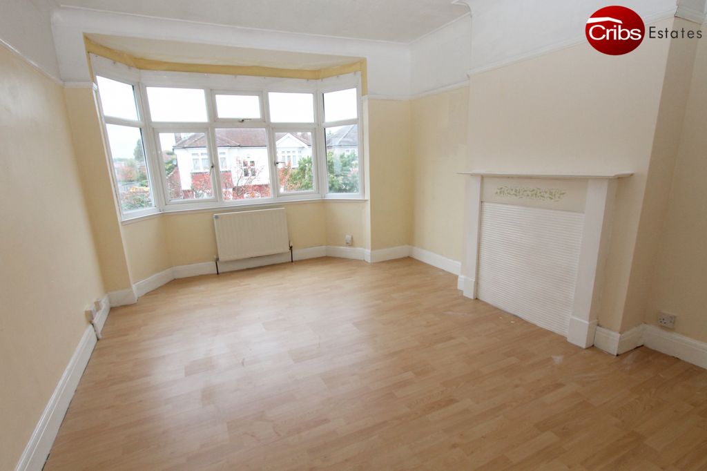 Property photo 3 of 7 Gallery