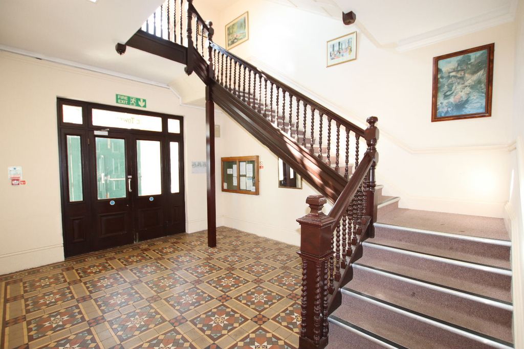 Property photo 3 of 21 Gallery