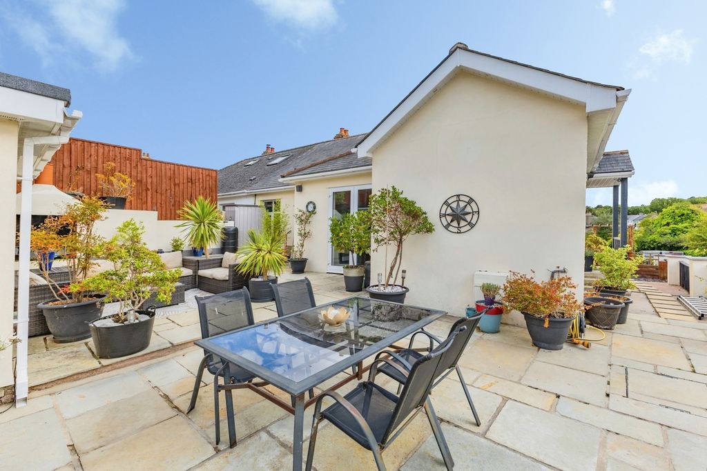 Property photo 2 of 38 Pbox-Img.Jpg