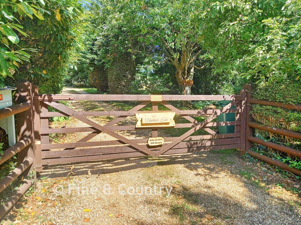 Property photo 3 of 29 External Lifestyle