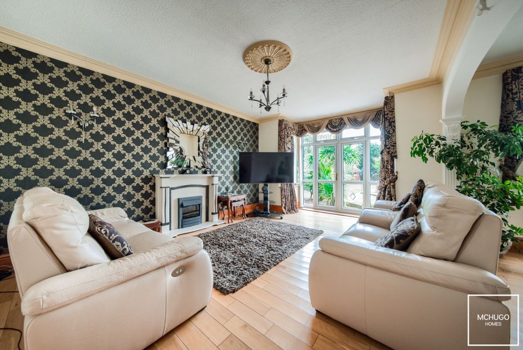 Property photo 3 of 21 Xt5A9881-Hdr(3)