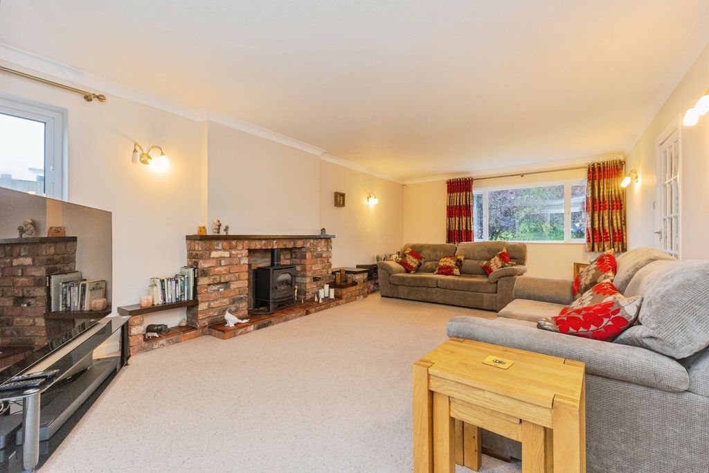 Property photo 3 of 19 Photo