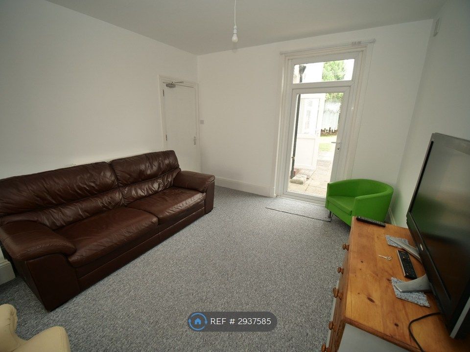 Property photo 3 of 11