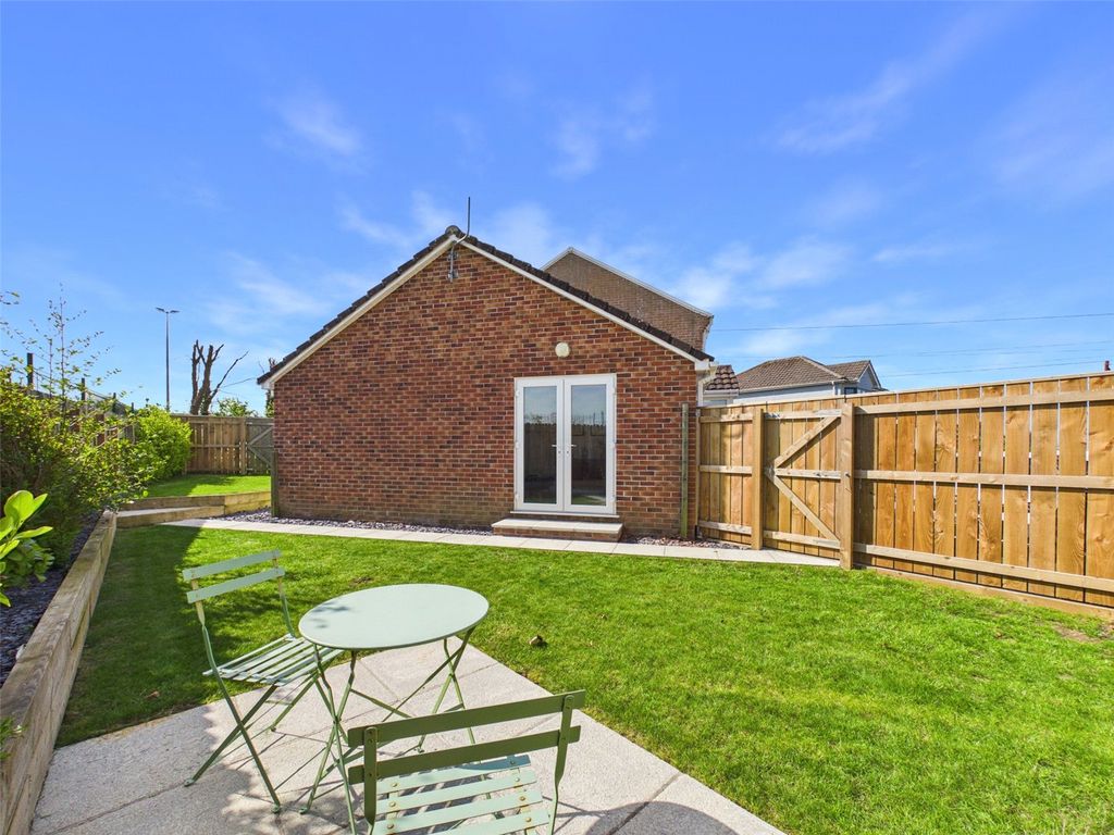 Property photo 2 of 15 Picture No. 11