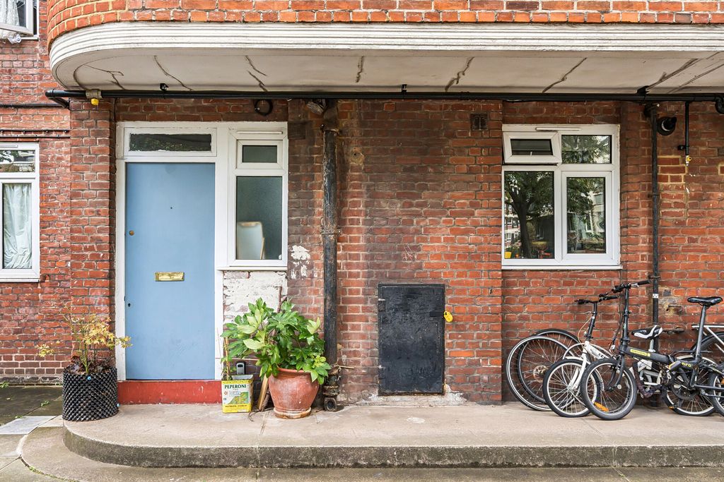 Property photo 1 of 21 External
