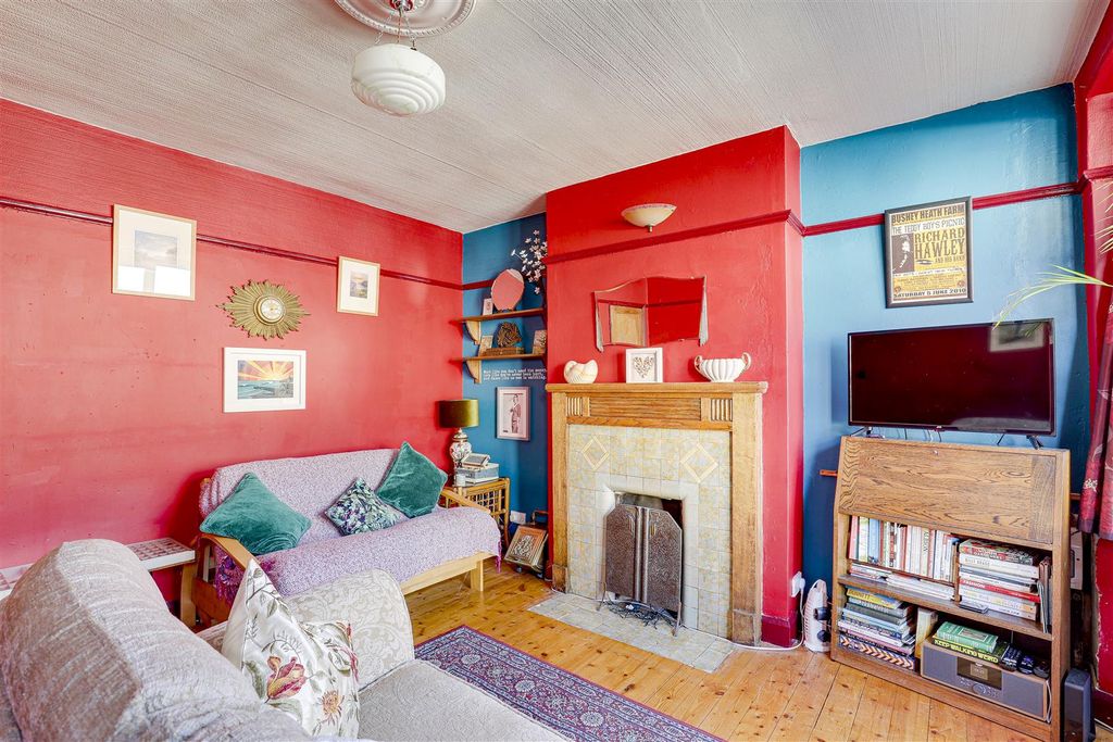 Property photo 3 of 16 32246.Jpg