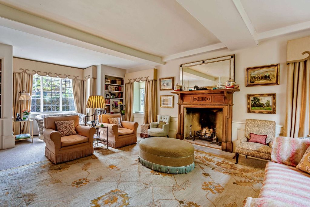 Property photo 3 of 18 Drawing Room