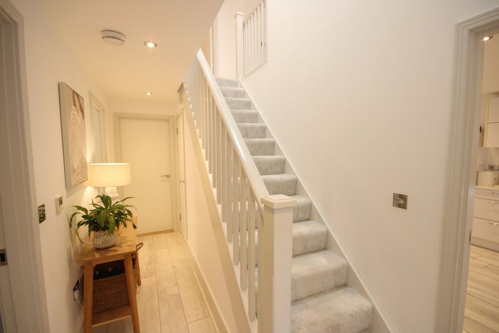 Property photo 3 of 51